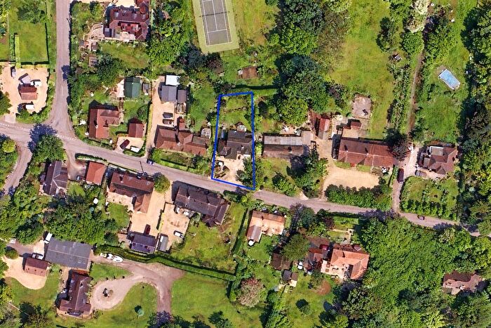 4 Bedroom Detached House For Sale In The Street, Upper Farringdon, Alton, Hampshire, GU34