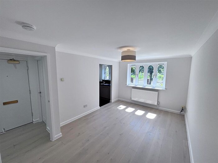 1 Bedroom Flat To Rent In Westminster Gardens, London, E4