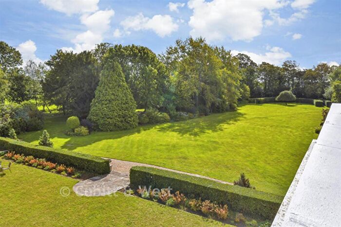 3 Bedroom Penthouse For Sale In Ford Road, Arundel, West Sussex, BN18