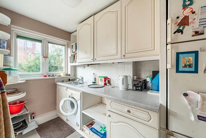 1 Bedroom Flat For Sale In Lance Road, West Harrow, Harrow, HA1