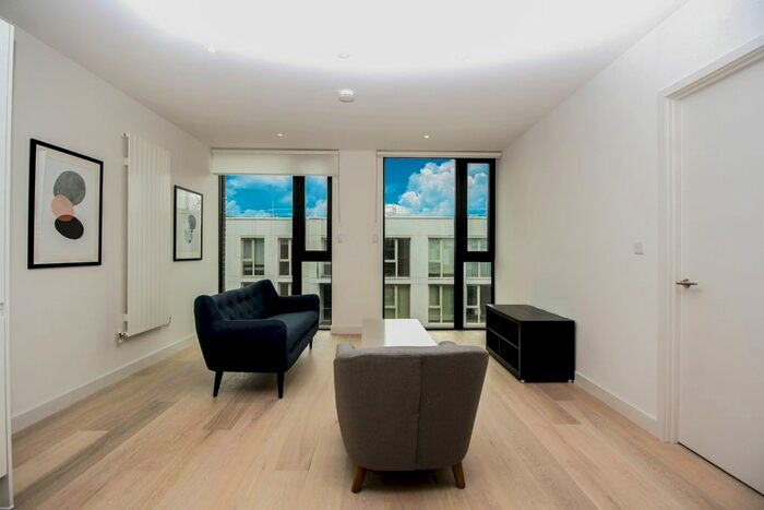 2 Bedroom Flat To Rent In Echo Court, Royal Wharf, London, E16