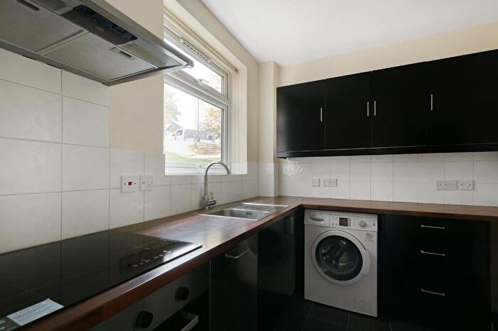 2 Bedroom Apartment To Rent In Dorrington Court, South Norwood Hill, London, SE25