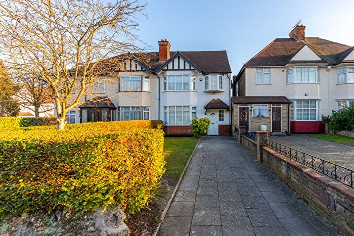 3 Bedroom Semi-Detached House To Rent In Christchurch Avenue, London, N12