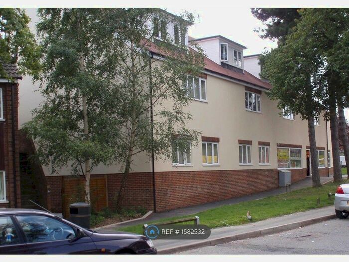 2 Bedroom Flat To Rent In Dean House, Bishop's Stortford, CM23