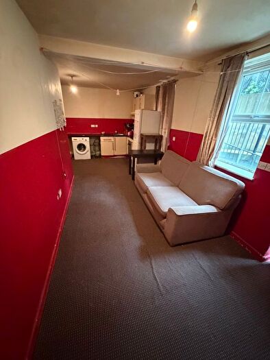 1 Bedroom Flat To Rent In North Pole Road, London, W10