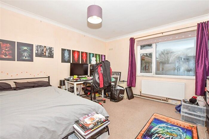 2 Bedroom Flat For Sale In Tonbridge Road, Maidstone, Kent, ME16