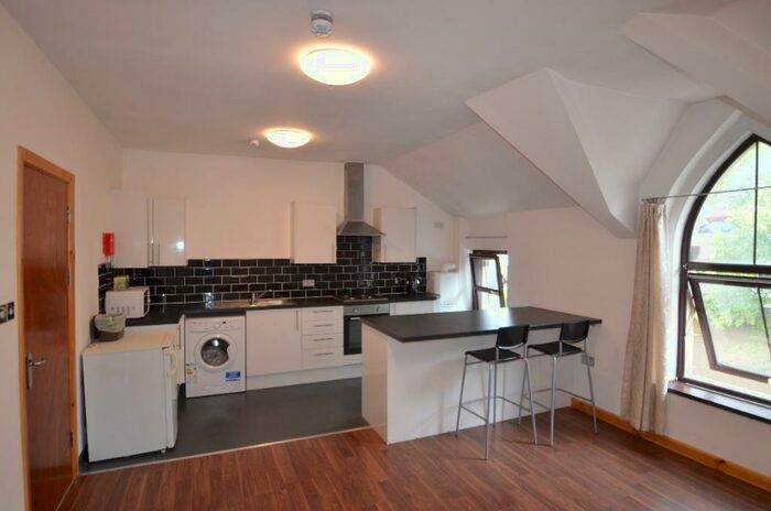 1 Bedroom Flat To Rent In Fitzhamon Embankment, Grangetown, Cardiff, CF11