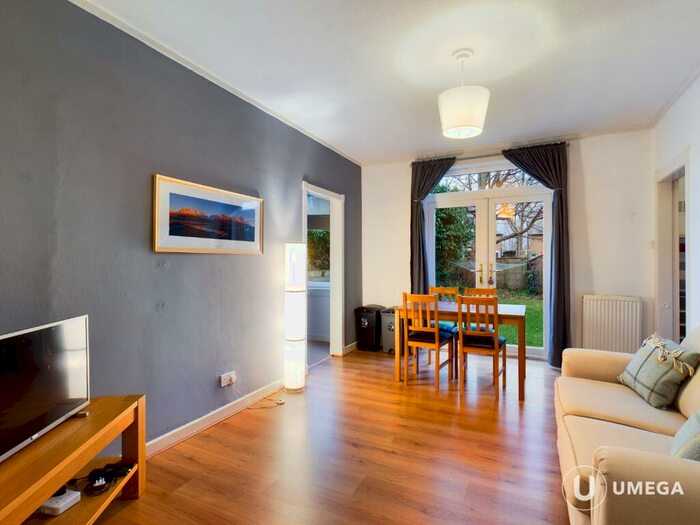 2 Bedroom Flat To Rent In Colinton Mains Grove, Oxgangs, Edinburgh, EH13