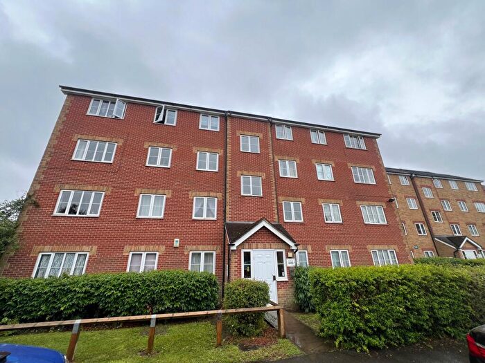 2 Bedroom Apartment To Rent In Colthurst Gardens, Hoddesdon, EN11