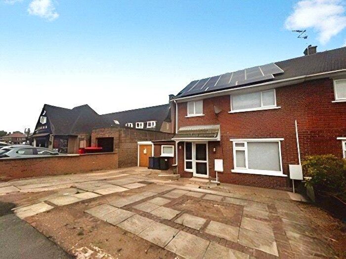 2 Bedroom Flat To Rent In Acacia Road, Doncaster, South Yorkshire, DN4