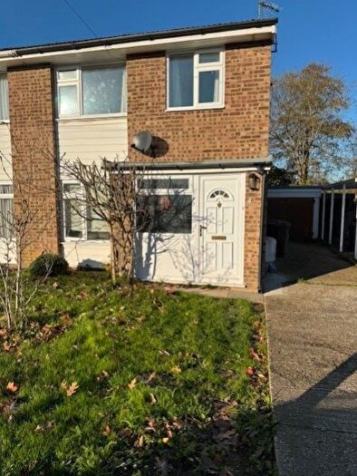 3 Bedroom Terraced House To Rent In Knaves Acre, Headcorn, Ashford, TN27