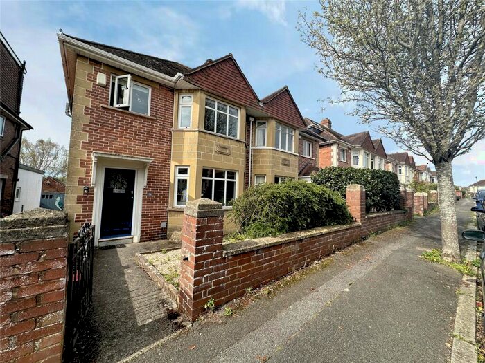 3 Bedroom Semi-Detached House To Rent In Exeter, EX2