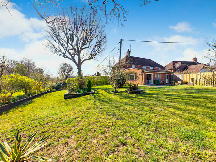 3 Bedroom Semi-Detached House For Sale In Church Close, Shipley, RH13