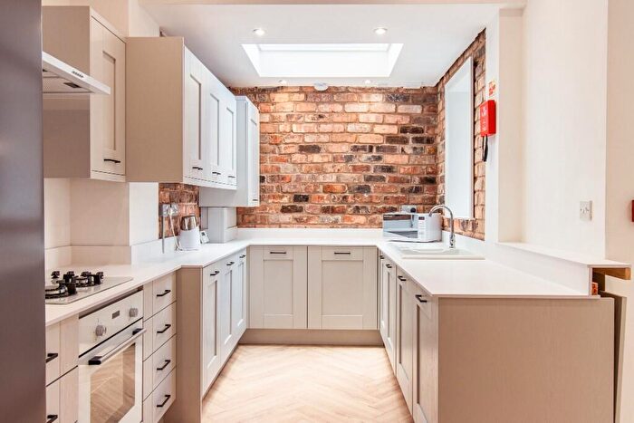 6 Bedroom Terraced House To Rent In Jamieson Road, Liverpool, Merseyside, L15