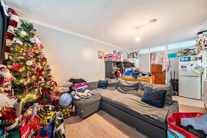 1 Bedroom Apartment For Sale In Chancellor Court, Bensham Manor Road, Thornton Heath, CR7