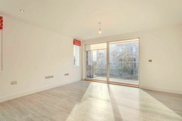 2 Bedroom Apartment To Rent In Knightly Avenue, Cambridge, CB2