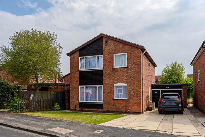 4 Bedroom Detached House For Sale In Annan Close, Woodthorpe, York, YO24