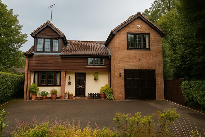 4 Bedroom Detached House For Sale In Beacon Road, Ringshall, Berkhamsted, HP4