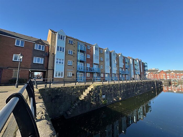 1 Bedroom Flat For Sale In Abernethy Quay, Marina, Swansea, SA1