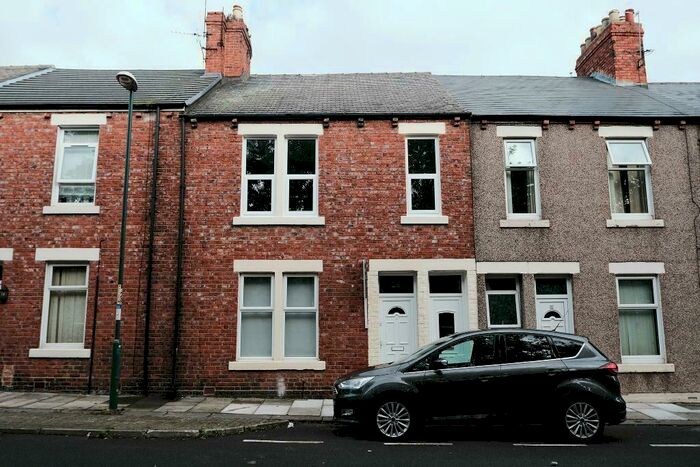 3 Bedroom Flat To Rent In Vine Street, South Shields, Newcastle, NE33