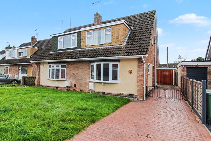3 Bedroom Semi-Detached House For Sale In Buxton Close, Whetstone, Leicester, LE8