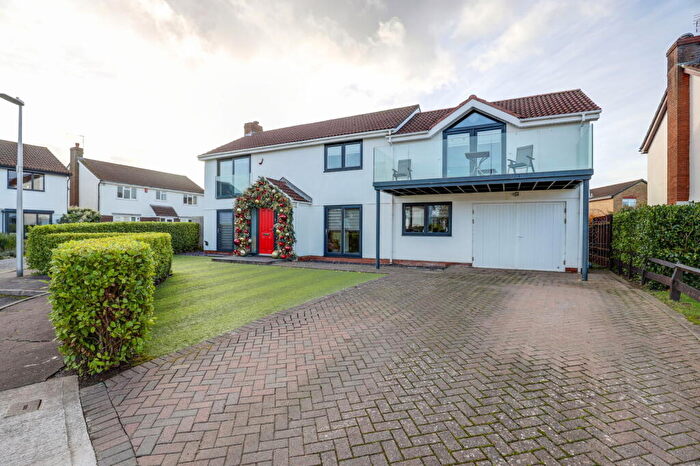 4 Bedroom Detached House For Sale In Whitcliffe Drive, Penarth, CF64