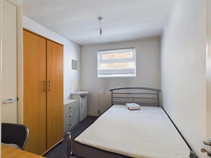 4 Bedroom Terraced House To Rent In Hollingdean Road, Brighton, BN2