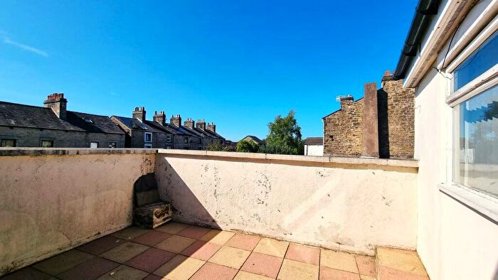 4 Bedroom Private Hall To Rent In Ullswater Road, Lancaster, LA1