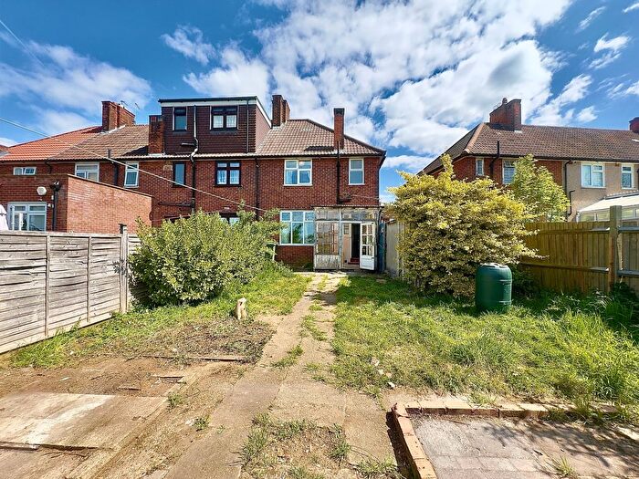 4 Bedroom Terraced House To Rent In Abbotsbury Road, SM4