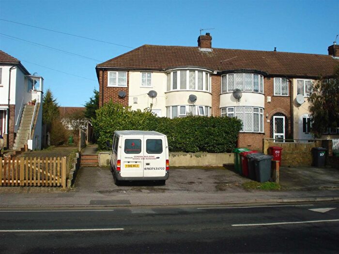 2 Bedroom Maisonette To Rent In Cumberland Avenue, Slough, SL2