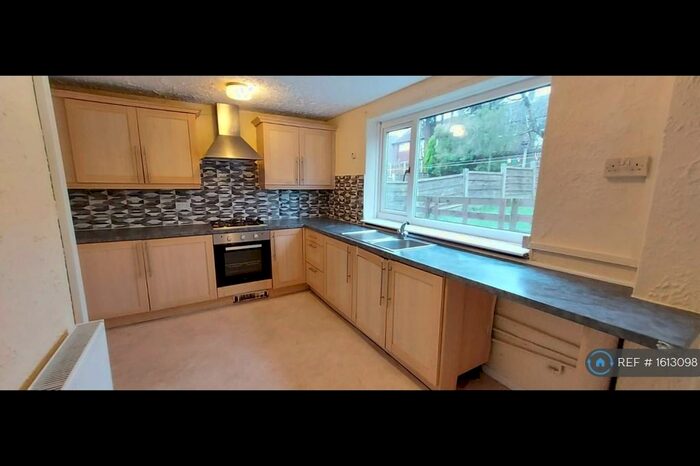 3 Bedroom Semi-Detached House To Rent In Cooper Fold, Middleton, Manchester, M24