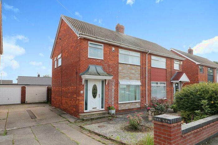 3 Bedroom Semi-Detached House To Rent In Knowles Ave, Mizzen Road, HU6
