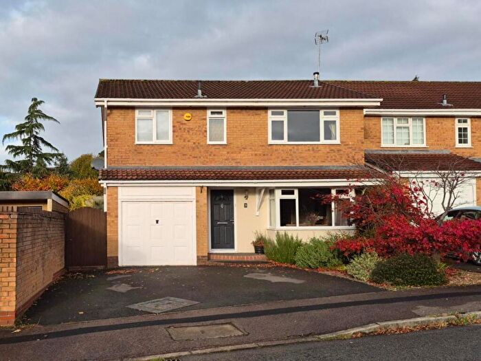 4 Bedroom Detached House For Sale In Primrose Avenue, Macclesfield, SK11