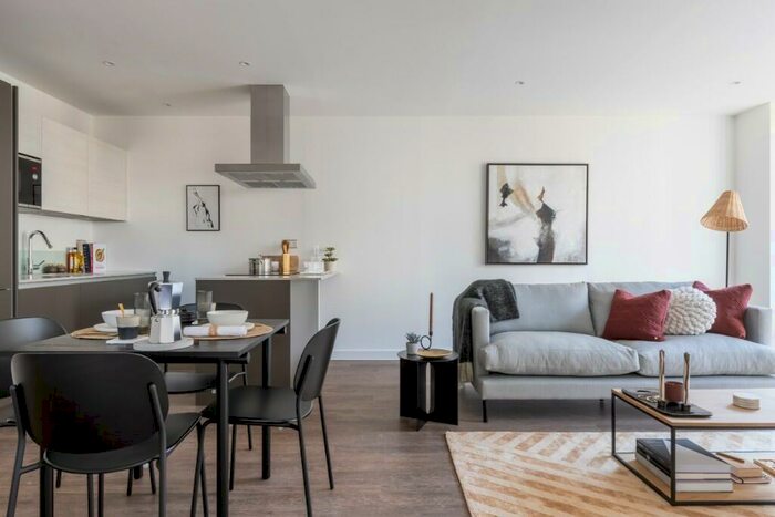 1 Bedroom Flat To Rent In Flat, Vanguard Way London, E17