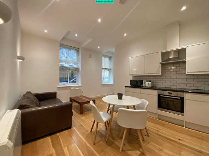 2 Bedroom Flat To Rent In A Sidney Street, London, E1