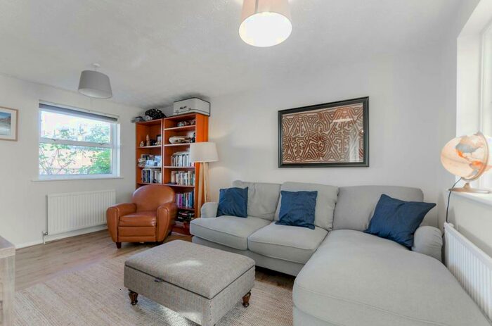 3 Bedroom End Of Terrace House To Rent In Green Pond Road, Walthamstow, London, E17