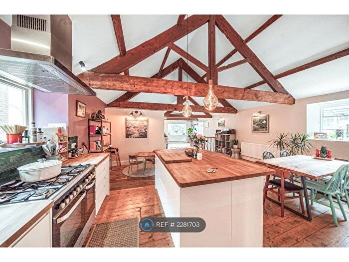 3 Bedroom Maisonette To Rent In South Street, Wells, BA5