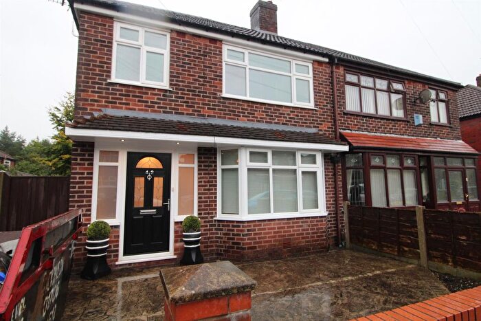 3 Bedroom Property To Rent In Whitegate Road, Chadderton, Oldham, OL9