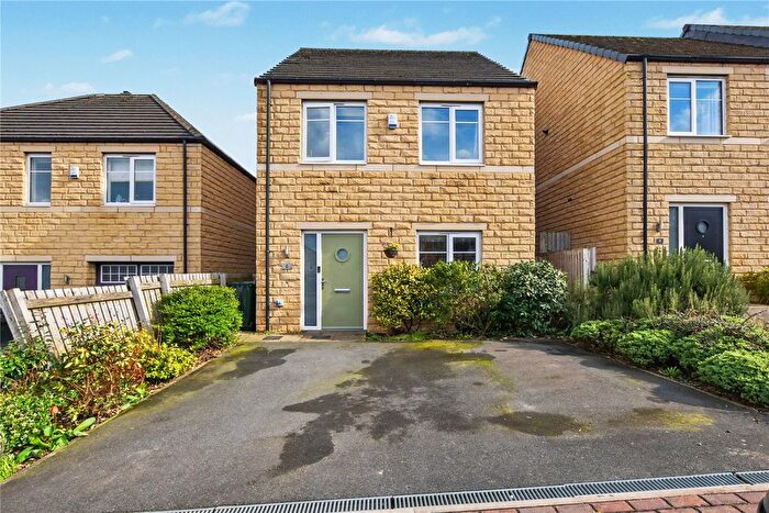 3 Bedroom Detached House For Sale In Valley View Drive, Apperley Bridge, Bradford, West Yorkshire, BD10