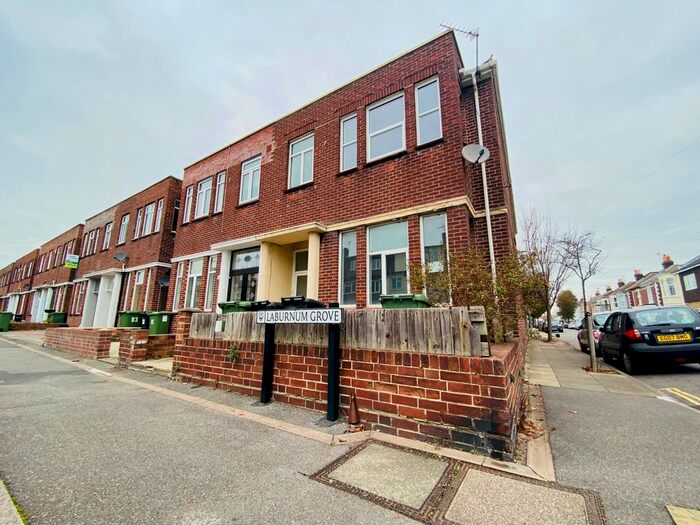 2 Bedroom Flat To Rent In Laburnum Grove, Portsmouth PO2