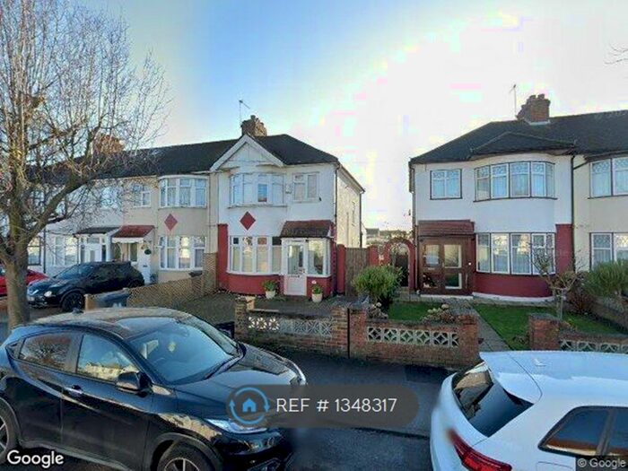 3 Bedroom End Of Terrace House To Rent In Lodge Crescent, Waltham Cross, EN8