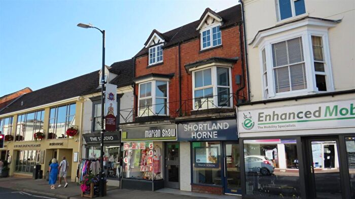 1 Bedroom Flat For Sale In The Square, Kenilworth, CV8