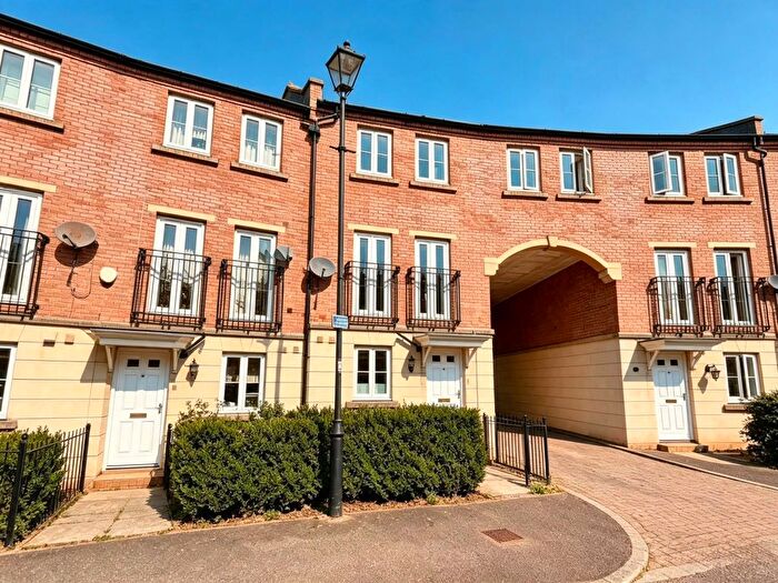 4 Bedroom Town House To Rent In Fleming Way, St Leonards, Exeter, EX2