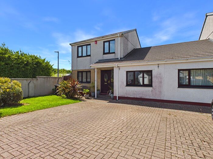 3 Bedroom Property For Sale In Park Leven, Illogan, Redruth, TR16