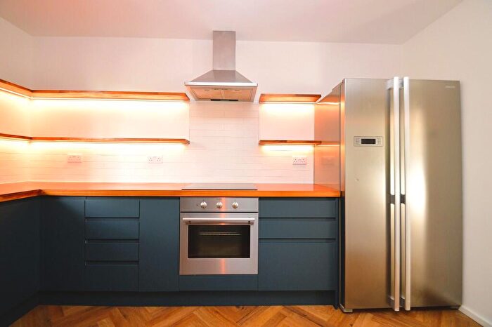 2 Bedroom Apartment To Rent In Eglinton Hill, London, SE18