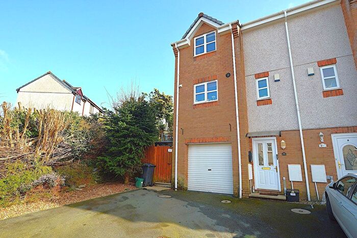 4 Bedroom End Terrace House For Sale In Hardings Close, Saltash, PL12