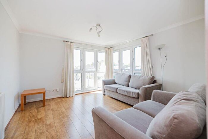 2 Bedroom Flat To Rent In L Saughton Mains Street, Edinburgh, EH11