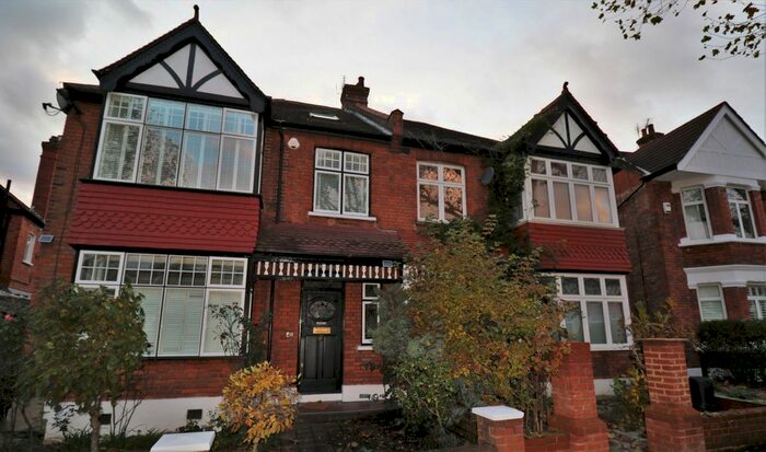 5 Bedroom Semi-Detached House To Rent In Hart Grove, Ealing W5