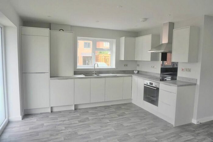 2 Bedroom Flat To Rent In Redhill Road, Northfield, Birmingham, B31