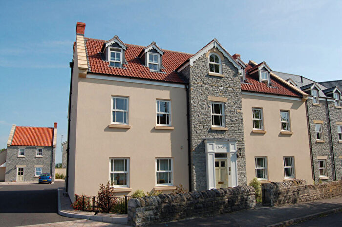 2 Bedroom Flat To Rent In The Cross, Street, Somerset, BA16